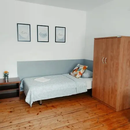 Tanie Spanie Na Naramowicach- Zameldowanie Bezobslugowe - Quarto em Acomodações Particulares *