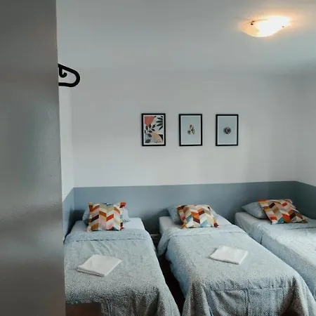 Quarto em Acomodações Particulares Tanie Spanie Na Naramowicach- Zameldowanie Bezobslugowe - Poznań