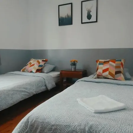 Tanie Spanie Na Naramowicach- Zameldowanie Bezobslugowe - Quarto em Acomodações Particulares