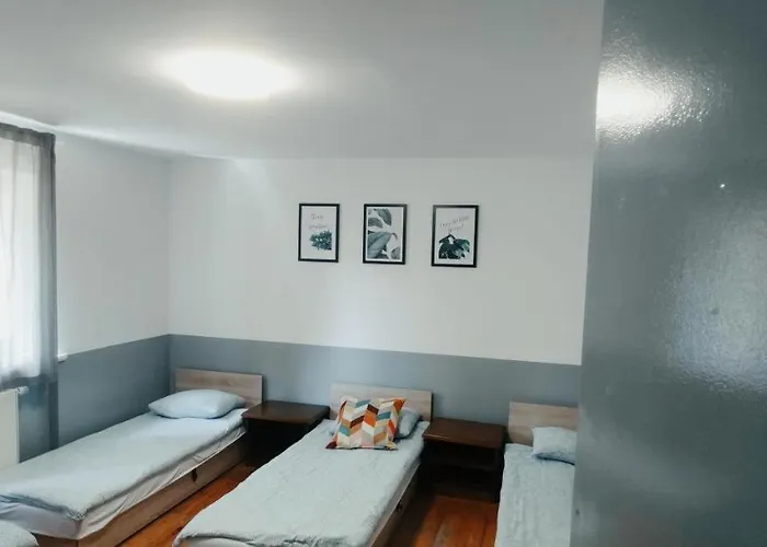 Tanie Spanie Na Naramowicach- Zameldowanie Bezobslugowe - *